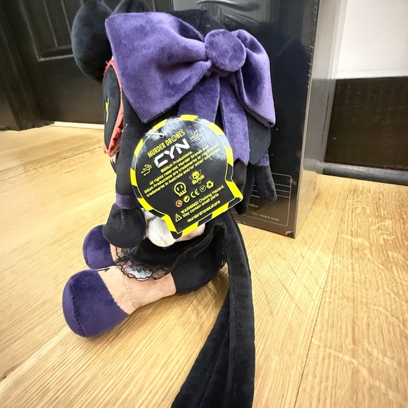 Murder Drones, CYN, by Glitch Productions - Picture 2 of 4